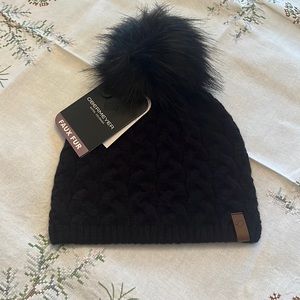 Winter hat with Pom